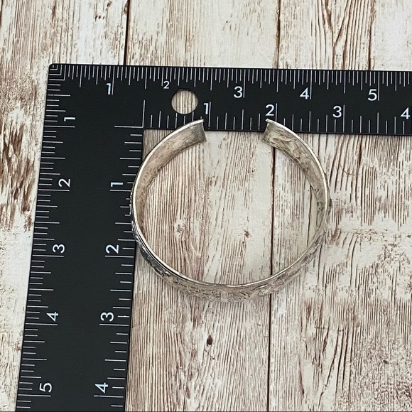 Unsigned Silver-tone Ornate Birds Deer Hen Peacock 1” Open Cuff Bangle Bracelet - Picture 10 of 10